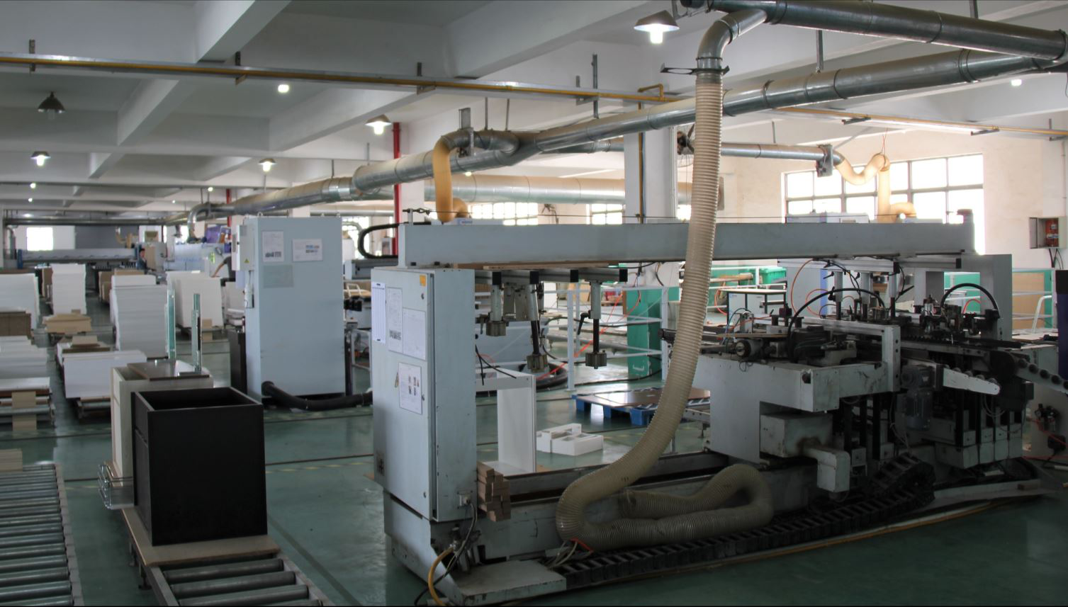 干凈明亮的車間